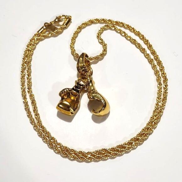 Boxing Gloves Pendant Gold Or White Gold Iced Out Micro Pave  18k Plated Necklace Boxing Gloves Diamond Cut UFC Chain Valentines Birthday NEW!
